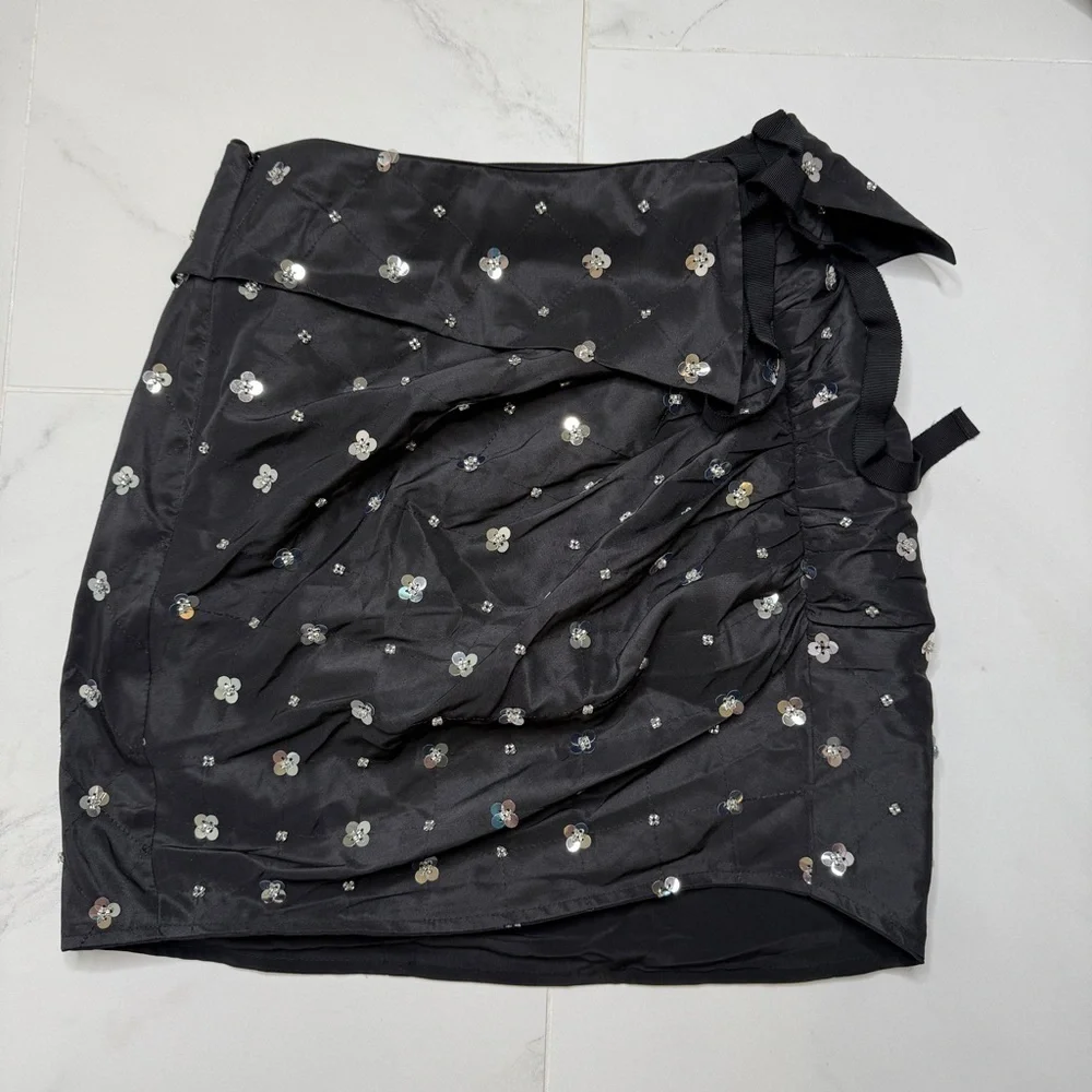 Self-Portrait Elegant Black Skirt with Floral Sequin Accents sz 2 NWT
